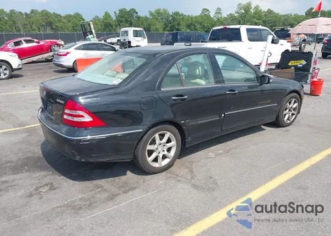 2007 Mercedes-Benz C 350 Luxury 4Matic z USA, uszkodzony, nr VIN WDBRF87HX7F889041